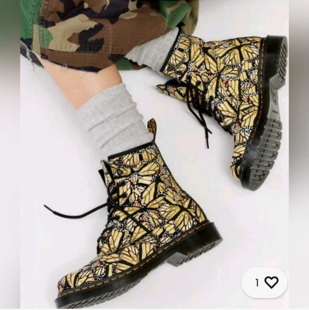 NEW Womens Dr. Martens 1460 Eye Boot Butterfly Yellow Boots Shoes Sz 6 - Picture 13 of 15